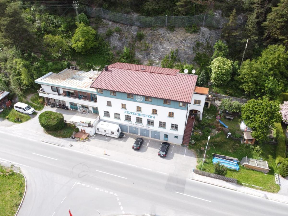 Apartamento Haus Hotz Landeck Exterior foto