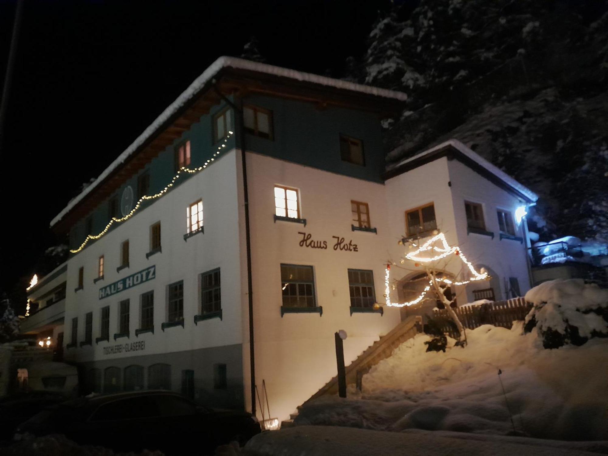 Apartamento Haus Hotz Landeck Exterior foto